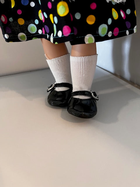 AG25 - Vintage look dress with pinafore, straw hat and black strap shoes