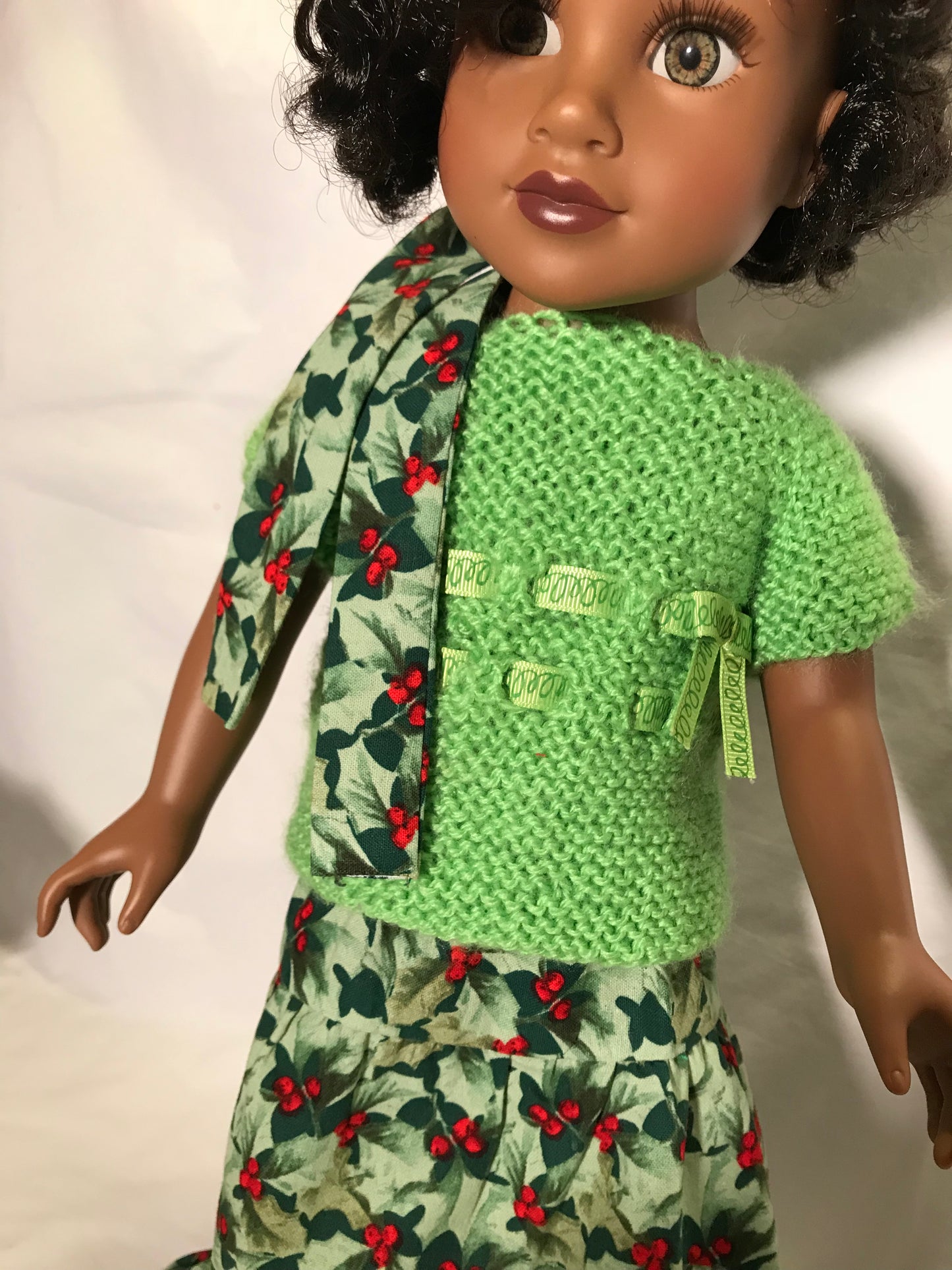 JG46 - Christmas skirt with green sweater and black shoes