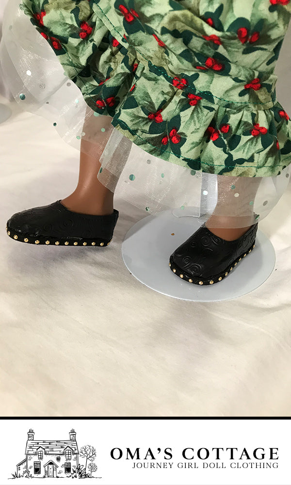JG46 - Christmas skirt with green sweater and black shoes