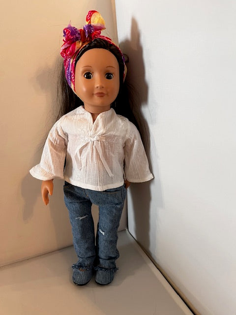 AG150 - White peasant blouse, ripped jeans, denim shoes